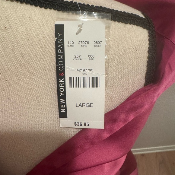 BNWT Hot pink satin button down - Picture 2 of 12